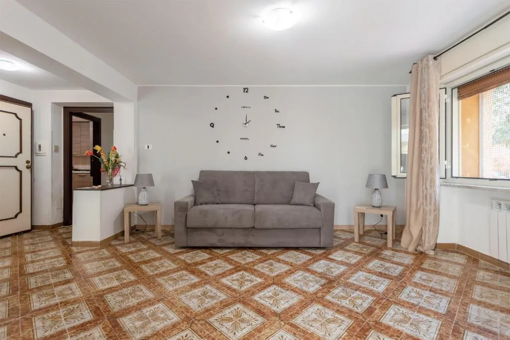 Soggiorno luminoso della casa vacanze a Mondello